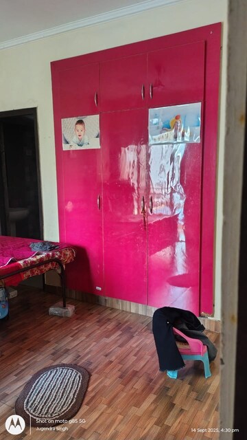 Bedroom in 2.5 BHK Apartment at Aims Golf City, Sector 75 – for Rent