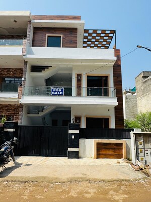 4 BHK Independent House For Sale in Sector 124