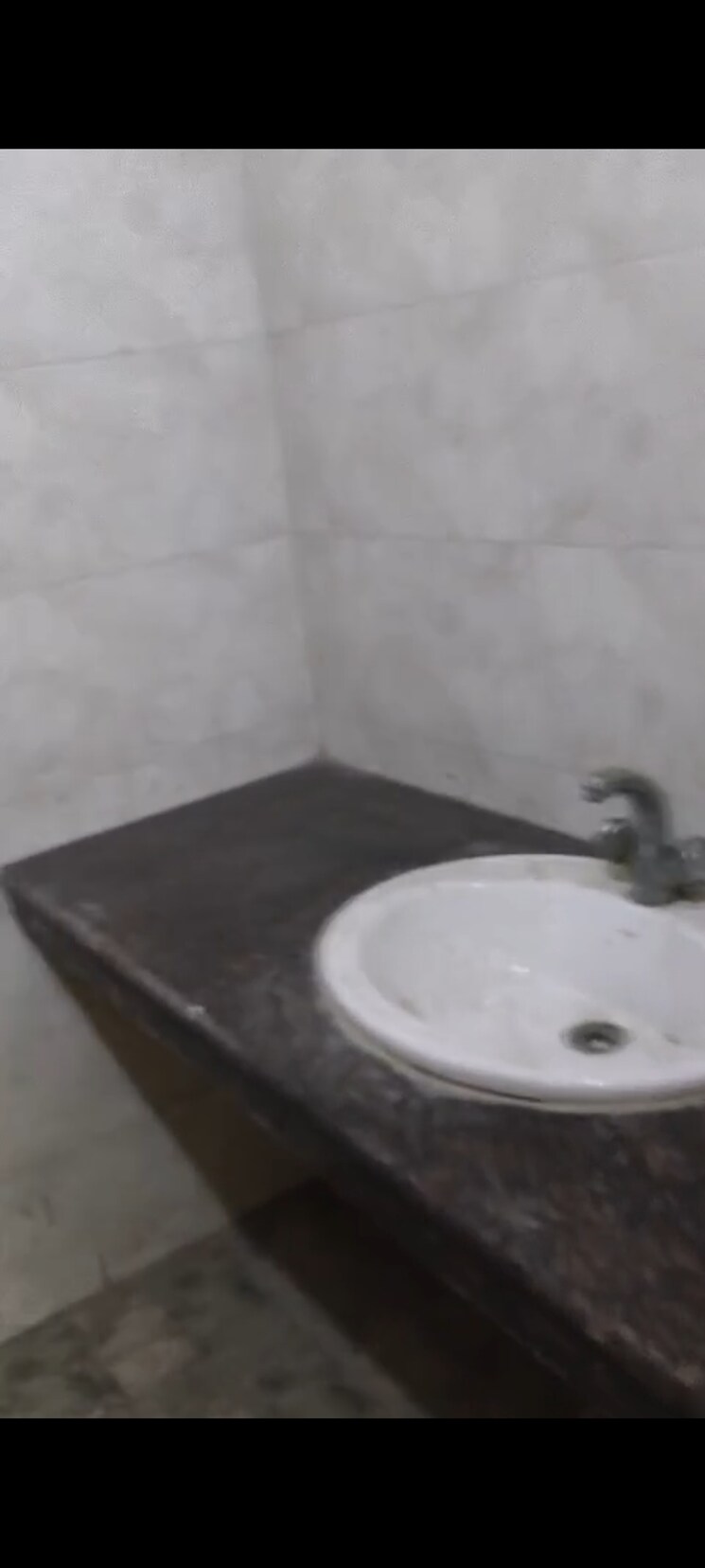 Bathroom, rwa-apartments-sector-72 3 Bedroom 250 Sq.Ft. Apartment In Sector 72 Noida 9245394