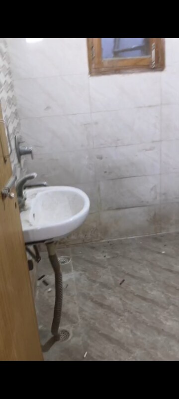 Bathroom in 3 BHK Apartment at RWA Apartments Sector 72, Sector 72 – for Rent