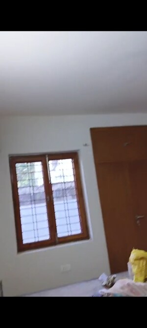 Room in 3 BHK Apartment at RWA Apartments Sector 72, Sector 72 – for Rent