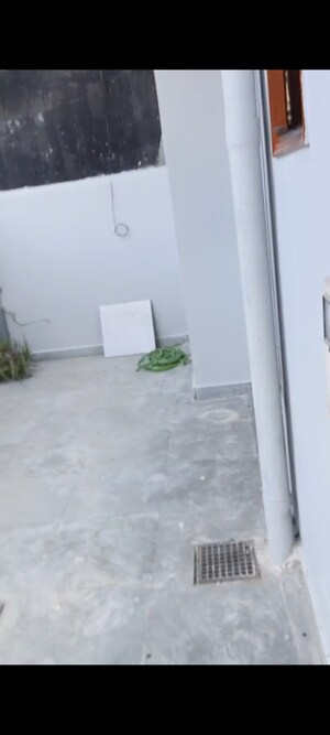 Room in 3 BHK Apartment at RWA Apartments Sector 72, Sector 72 – for Rent