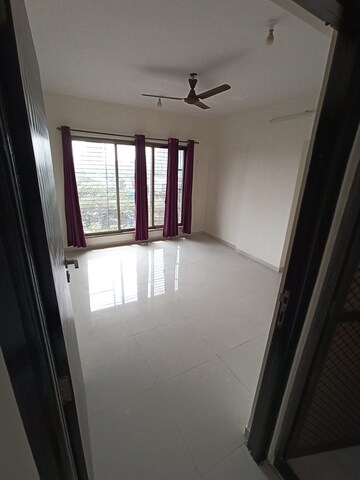 Room in 1.5 BHK Apartment at Newtech Shastri Nagar, Goregaon West – for Sale