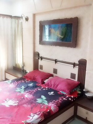 Bedroom in 2 BHK Apartment at Khar West – for Sale