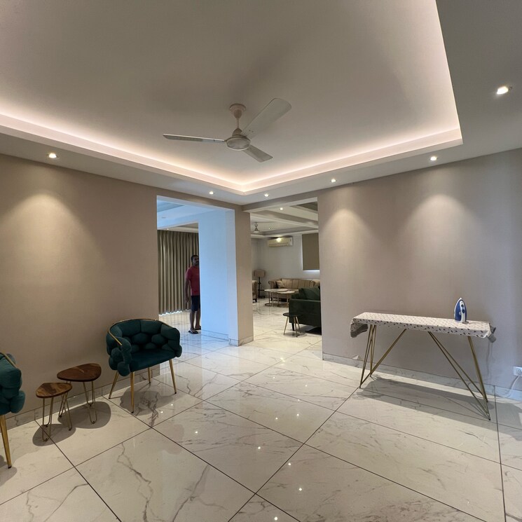 Living Room, sector 14 5 Bedroom 729 Sq.Yd. Builder Floor In Sector 14 Gurgaon 9245537