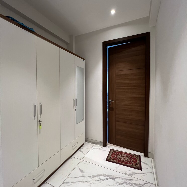 Room, sector 14 5 Bedroom 729 Sq.Yd. Builder Floor In Sector 14 Gurgaon 9245537