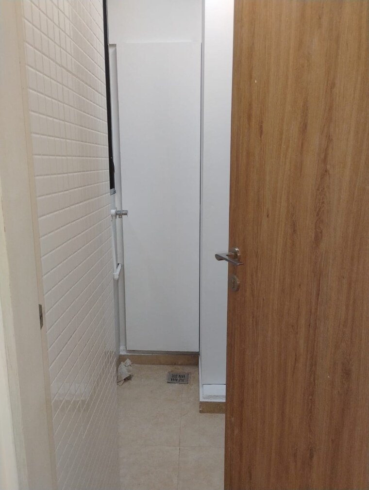 Bathroom, dosti-eastern-bay 3 Bedroom 961 Sq.Ft. Apartment In Wadala Mumbai 9245442