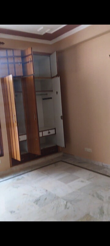 Furnished Amenities in 3 BHK Apartment at NTPC Township, Sector 33 – for Rent
