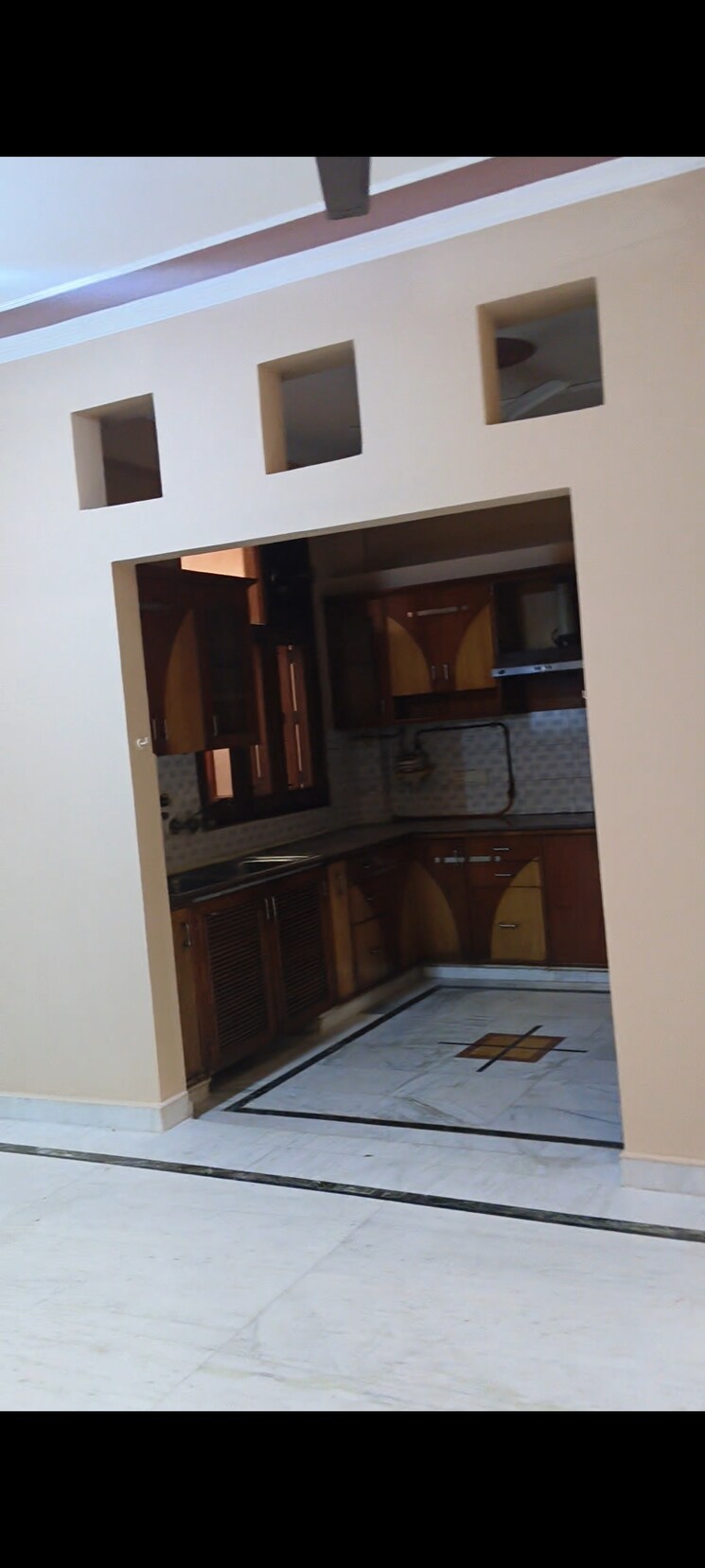 Kitchen, ntpc-township 3 Bedroom 250 Sq.Mt. Apartment In Sector 33 Noida 9245530