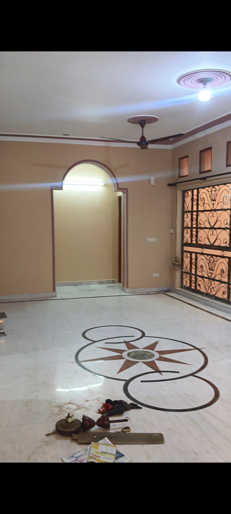 Room, ntpc-township 3 Bedroom 250 Sq.Mt. Apartment In Sector 33 Noida 9245530