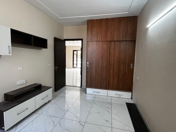 Room in 3 BHK Villa at Sector 123 – for Sale