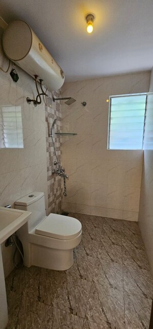 Bathroom in 1 BHK Apartment at Langford Court, Langford Town – for Rent