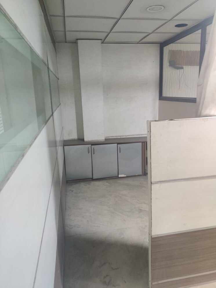 Team Area, yusuf sarai Commercial Office Space 1700 Sq.Ft. In Yusuf Sarai Delhi 9245450