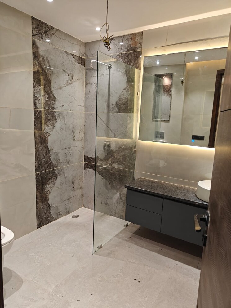 Bathroom, sector 55 3 Bedroom 1325 Sq.Ft. Builder Floor In Sector 55 Gurgaon 9245466
