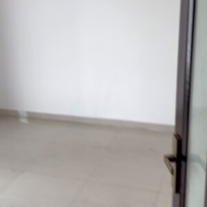 Room in 3 BHK Apartment at Royal Towers Noida, Sector 60 – for Sale