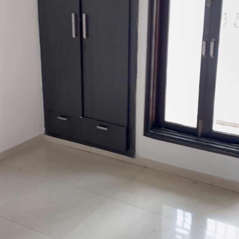 Room, royal-towers-noida 3 Bedroom 1550 Sq.Ft. Apartment In Sector 60 Noida 9245557