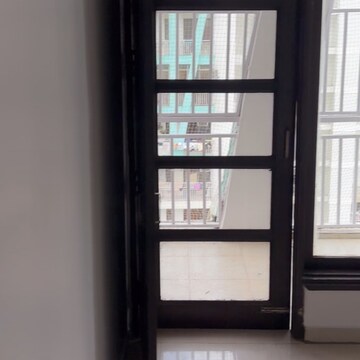 Room in 3 BHK Apartment at Royal Towers Noida, Sector 60 – for Sale