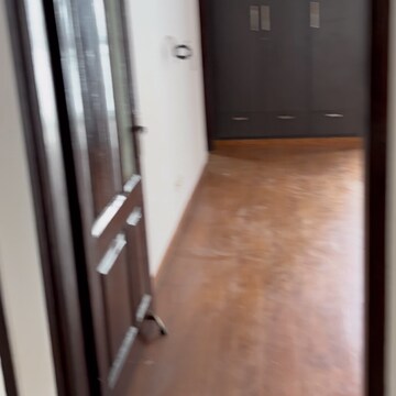 Furnished Amenities in 3 BHK Apartment at Royal Towers Noida, Sector 60 – for Sale