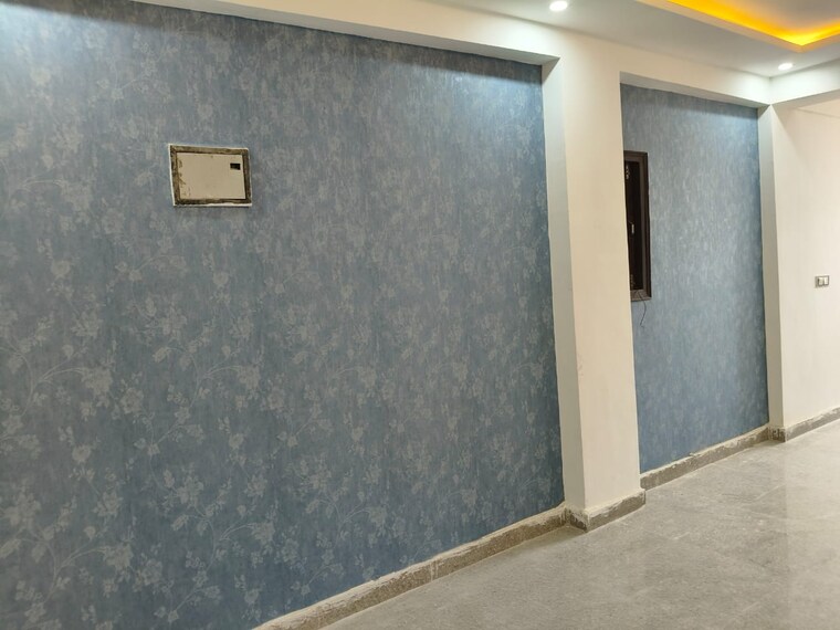 Room, sector 73 3 Bedroom 1352 Sq.Ft. Builder Floor In Sector 73 Noida 9245652