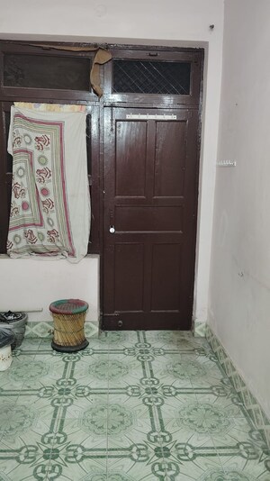 Furnished Amenities in 2.5 BHK Independent House at Laxmi Bazar, Sector 8 – for Sale