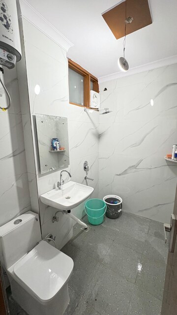 Bathroom in 1 RK Builder Floor at Sector 57 – for Rent
