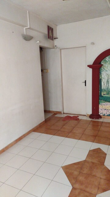 Living Room in 3 BHK Apartment at Shivtirth Nagar – for Rent