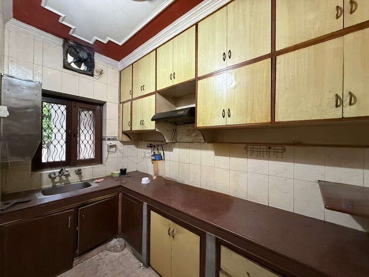 Kitchen, paschim vihar 2 Bedroom 1001 Sq.Ft. Apartment In Paschim Vihar Delhi 9245674