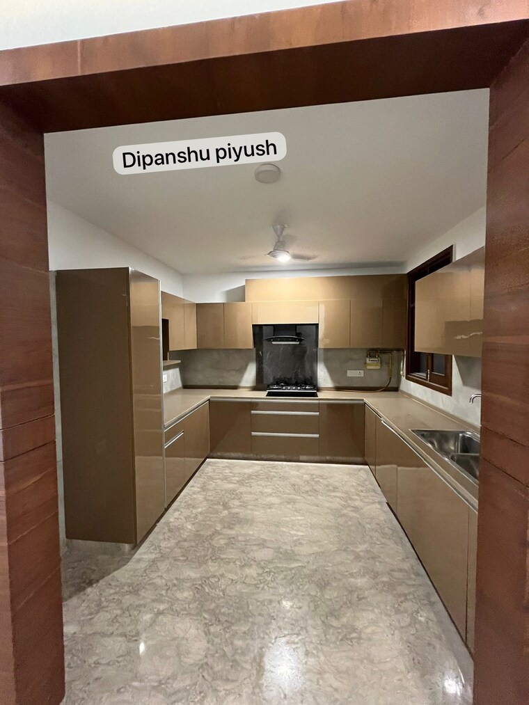 Kitchen, malviya nagar 3 Bedroom 200 Sq.Yd. Apartment In Malviya Nagar Delhi 9245699
