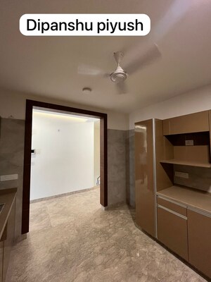 Room in 3 BHK Apartment at Malviya Nagar – for Sale