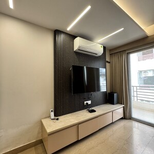 Room in 4 BHK Apartment at Birla Navya, Sector 63a – for Rent