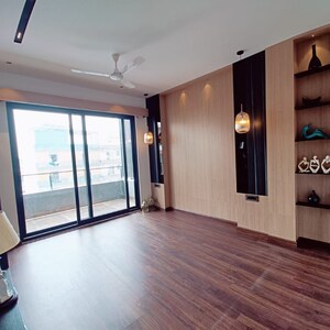 Room in 3.5 BHK Builder Floor at Sector 52 – for Sale