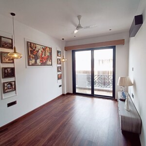 Room in 3.5 BHK Builder Floor at Sector 52 – for Sale