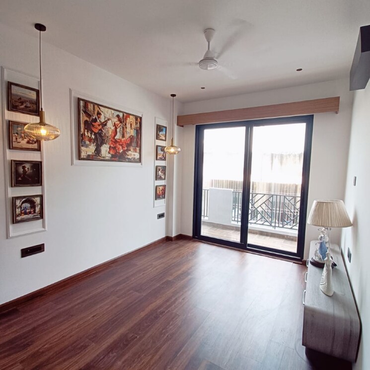 Room, sector 52 3.5 Bedroom 240 Sq.Yd. Builder Floor In Sector 52 Gurgaon 9245752