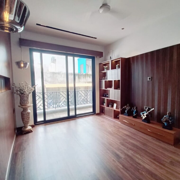 Room, sector 52 3.5 Bedroom 240 Sq.Yd. Builder Floor In Sector 52 Gurgaon 9245752