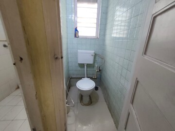 Bathroom in 1 BHK Apartment at Vakola – for Rent