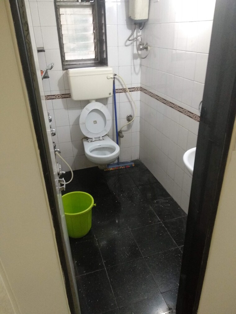 Bathroom, arvasu-chs-ltd 2 Bedroom 1000 Sq.Ft. Apartment In Santacruz West Mumbai 9245885