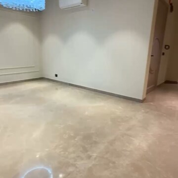 Room in 3 BHK Builder Floor at Malcha Marg – for Sale