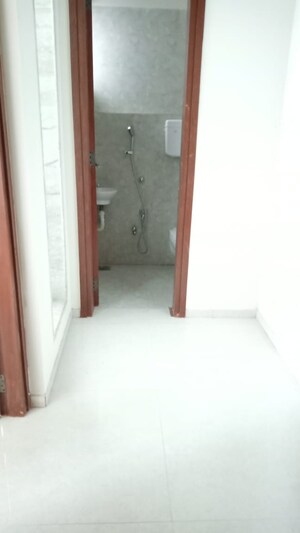 Room in 3 BHK Apartment at Ajmera Greenfinity, Wadala East – for Sale