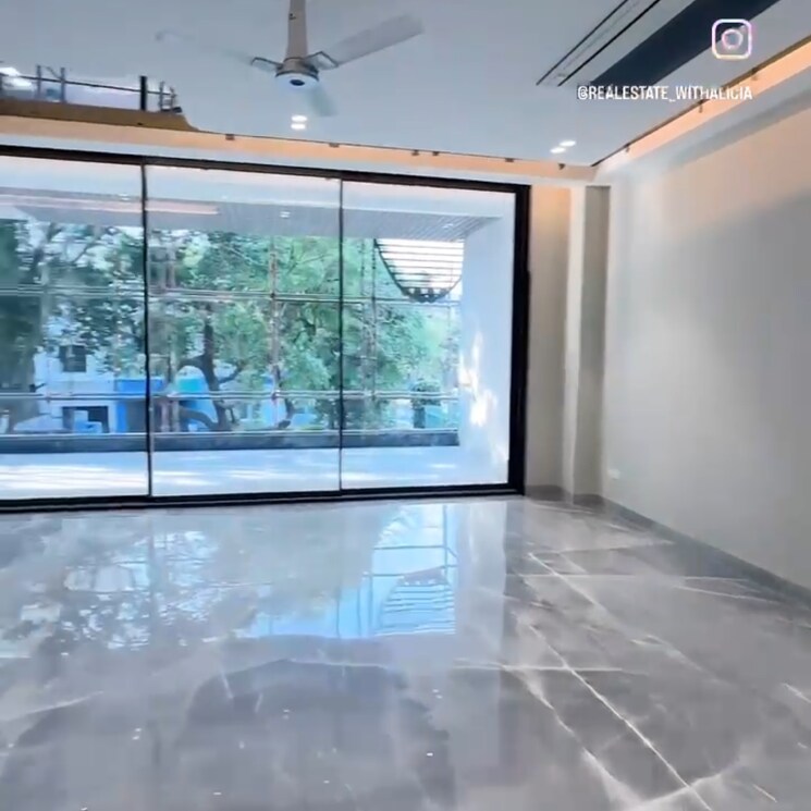 Balcony, malcha marg 3 Bedroom 375 Sq.Yd. Builder Floor In Malcha Marg Delhi 9245982