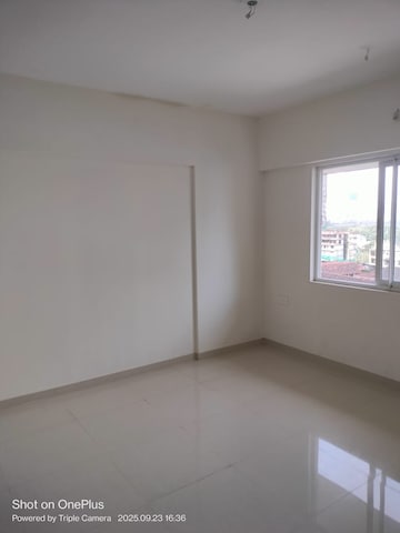 Room in 2 BHK Apartment at Worli – for Rent