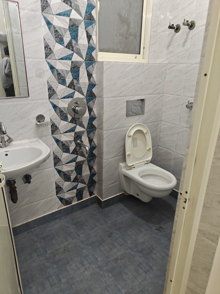 Bathroom, panchmahal-apartments 3 Bedroom 1265 Sq.Ft. Apartment In Ip Extension Delhi 9246030