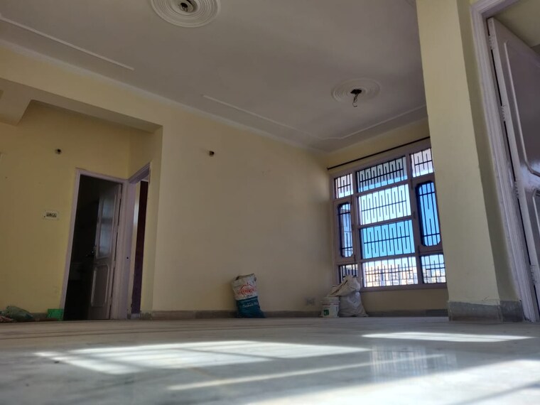 Room, sector 20 3 Bedroom 1800 Sq.Ft. Apartment In Sector 20 Panchkula 9246052