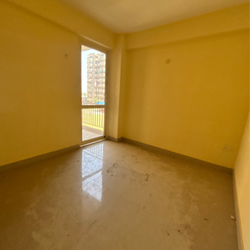 Room in 2 BHK Apartment at Auric Happy Homes, Sector 86 – for Sale