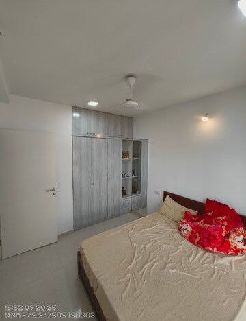 Bedroom in 1 BHK Apartment at Thane West – for Rent