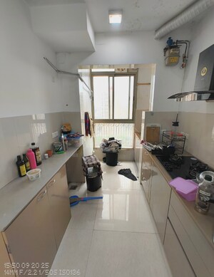 Team Area in 1 BHK Apartment at Thane West – for Rent