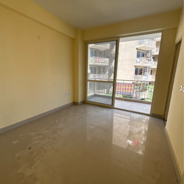 Room in 2 BHK Apartment at Auric Happy Homes, Sector 86 – for Sale
