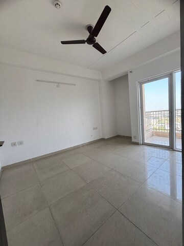Room in 2.5 BHK Apartment at Gaurs Green Vista, Nyay Khand – for Sale