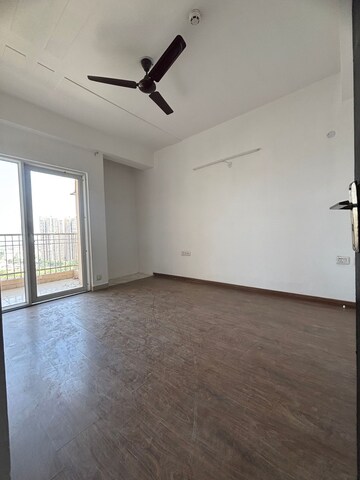 Room in 2.5 BHK Apartment at Gaurs Green Vista, Nyay Khand – for Sale