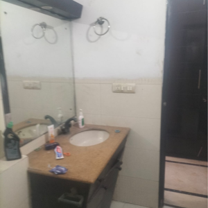 Team Area in 3 BHK Apartment at Indraprastha Villa, Sector 61 – for Sale