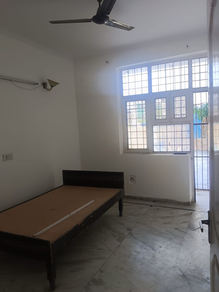 Room, ss-mayfield-gardens 3 Bedroom 275 Sq.Yd. Builder Floor In Sector 51 Gurgaon 9246090